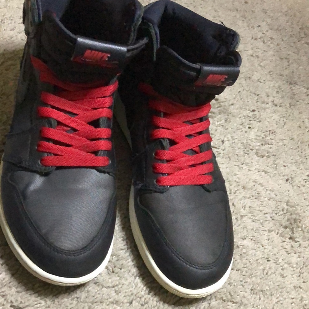 Air Jordan 1 Retro High OG Young Kids - Picture 1 of 16
